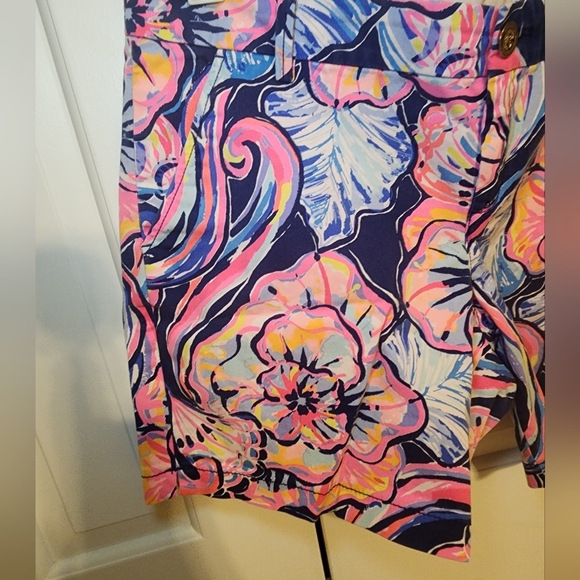 Lilly Pulitzer Jayne Stretch Floral Print Shorts Navy Pink Orange Size 14 - Picture 3 of 12